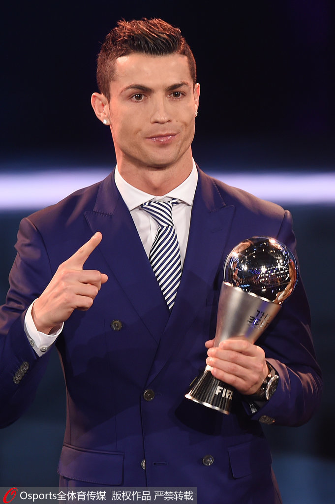 英超半场：米伦科维奇乌龙巴里破门，埃弗顿2-0诺丁汉森林（英超半场战报：米伦科维奇自摆乌龙、巴里建功，埃弗顿2-0领先诺丁汉森林）