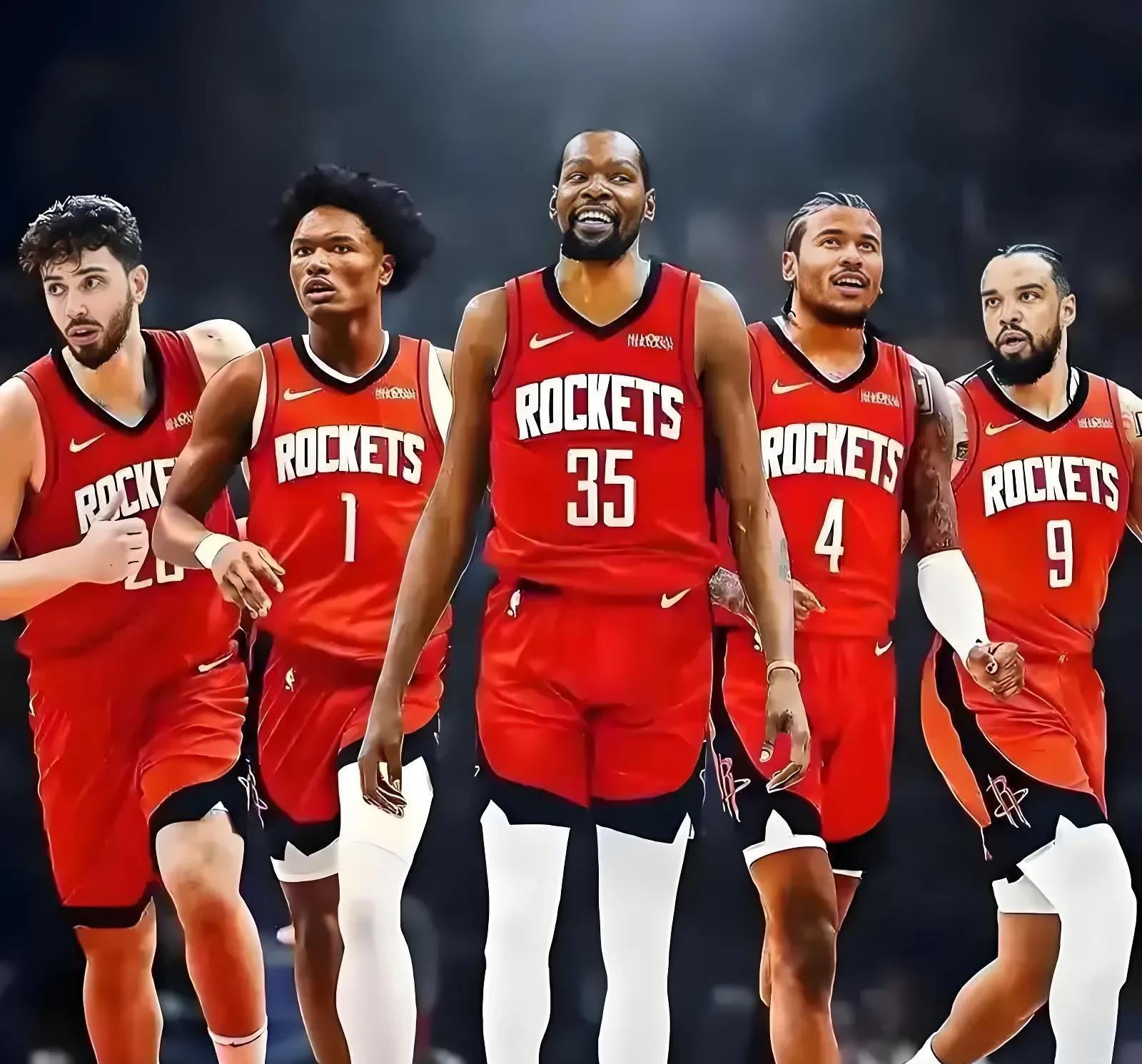 山东泰山今天下午在基地举行球迷开放日，一百多名球迷到场（山东泰山基地今日下午向球迷开放，百余名球迷到场）