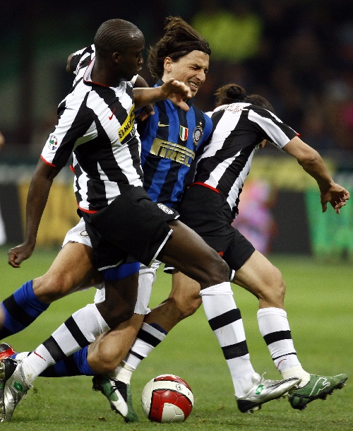 不留情面！东契奇战旧主怒砍35分5篮板11助攻（毫不手软！东契奇对阵旧主轰下35分5篮板11助攻）