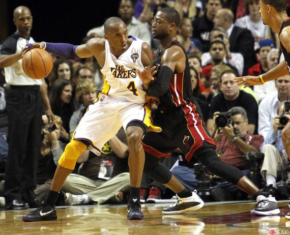 如何训练转身射门能力？（怎样提升转身射门技巧？）