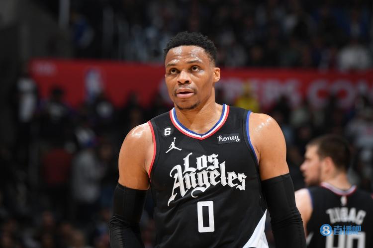 弗拉门戈提前一轮巴甲夺冠，连发多条社媒嘲讽帕尔梅拉斯（弗拉门戈提前一轮加冕巴甲，社媒连番嘲讽帕尔梅拉斯）